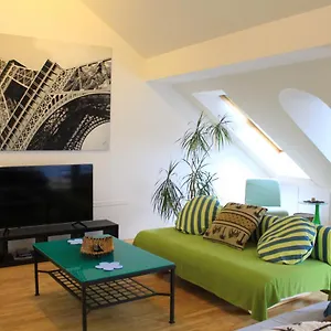 https://beautiful-apartments-in-the-city-center.praguehotelsweb.com