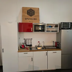  Apartment Luftiges Upcycling Im Eg - Zentral